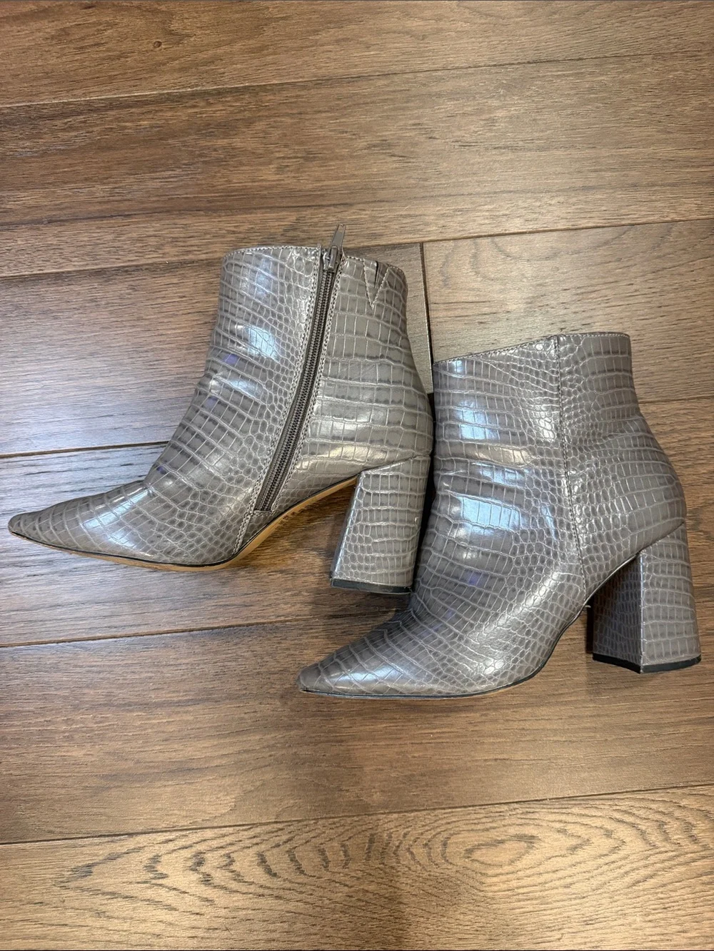 Express Brand Size 8 Ankle Boots/Booties Grey Embossed Pattern - C27-101